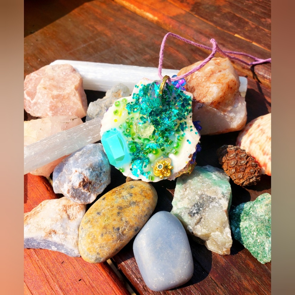 Seashell Necklace - Picture 2 of 4